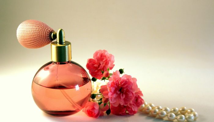 Wody perfumowane dla kobiet: Dodaj nutkę luksusu do swojego codziennego stylu