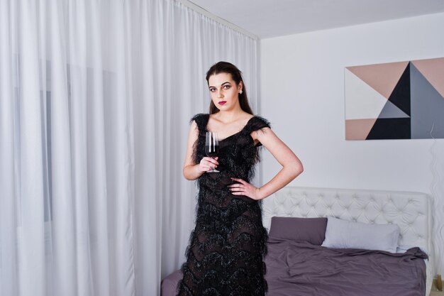 Jak wybrać idealną kreację na studniówkę: Porady i inspiracje